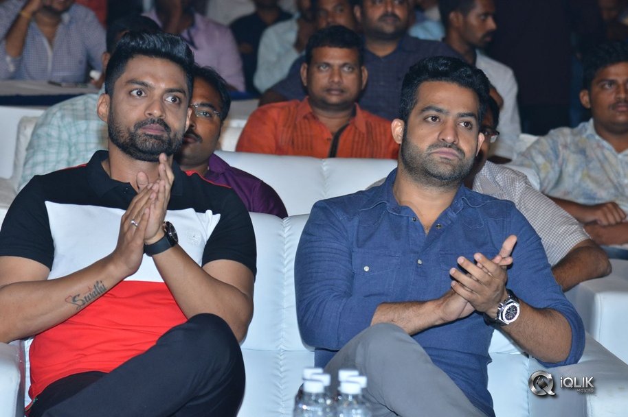 Naa-Nuvve-Pre-Release-Function-Photos